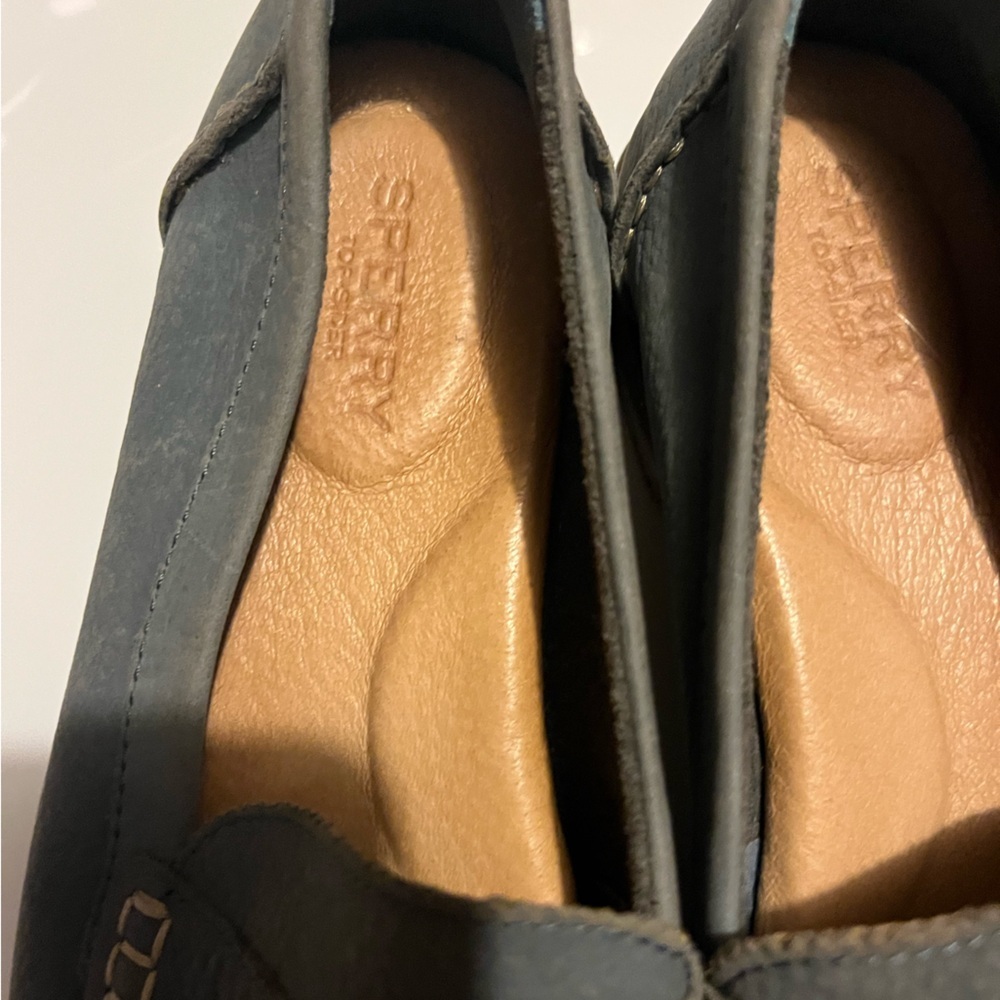 Sperry Seaport Stud Penny Loafer Women’s 9 - Picture 2 of 4